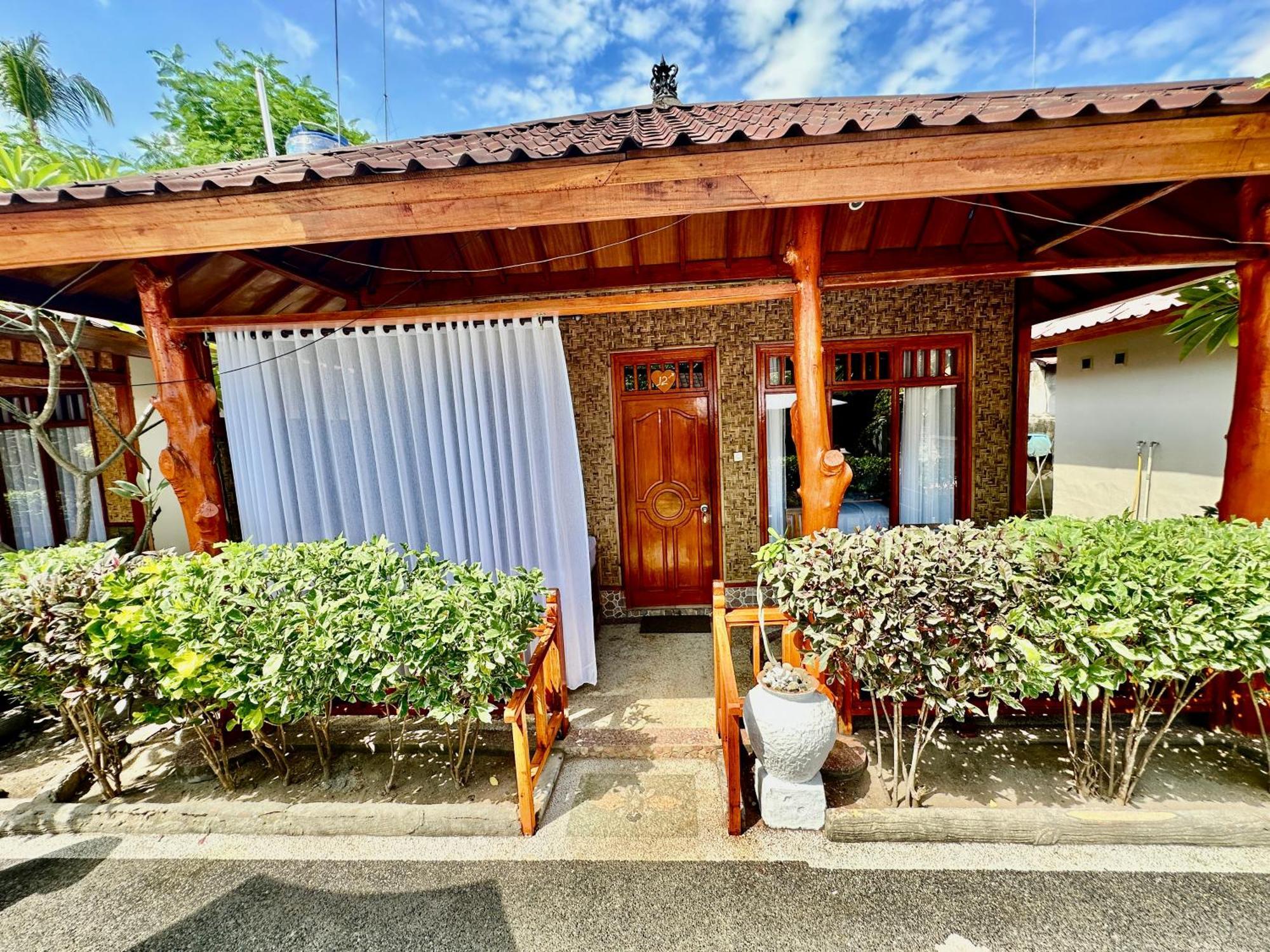 Sunny Rose Bungalows Gili Air - Adults Only Экстерьер фото
