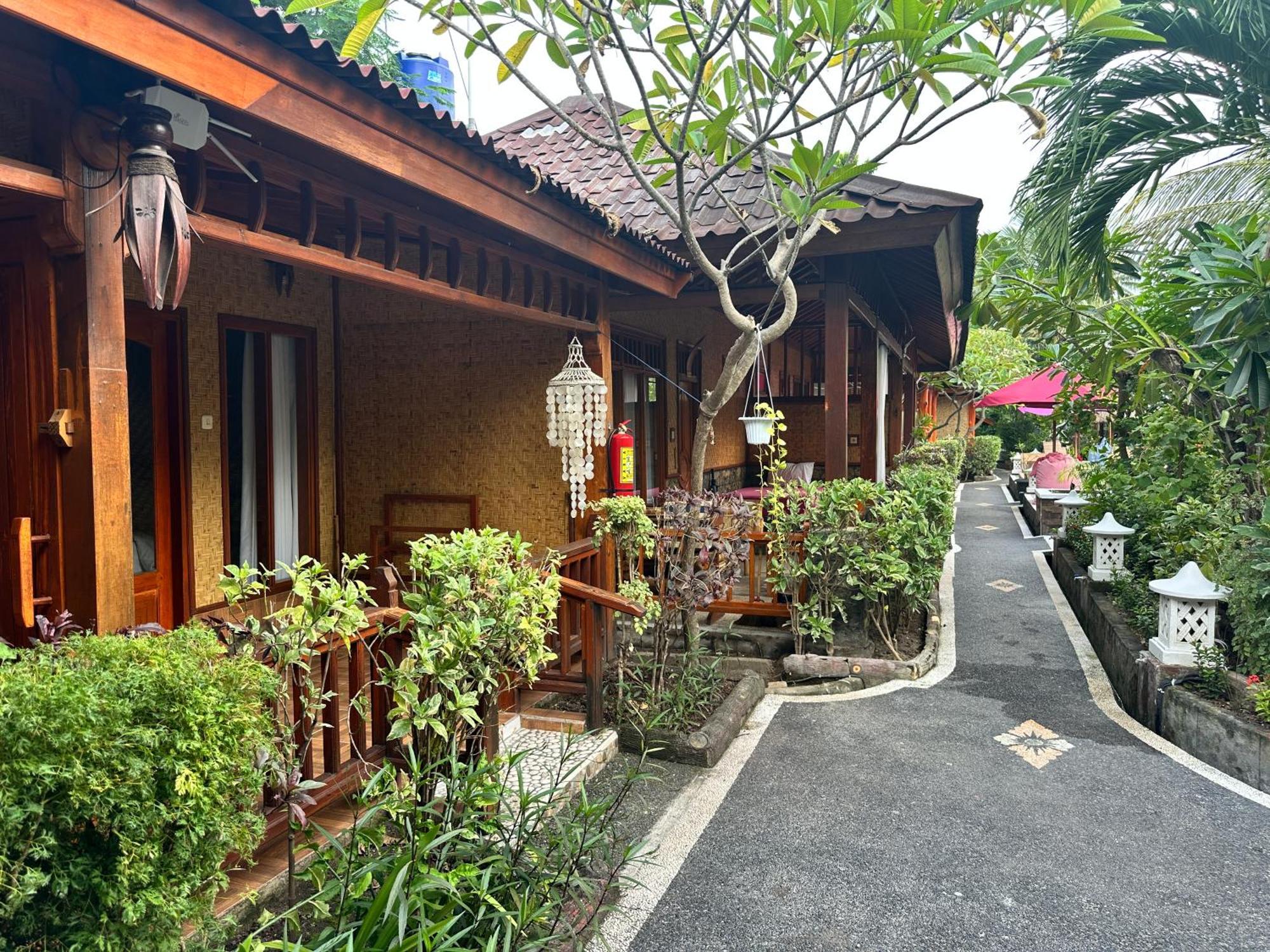 Sunny Rose Bungalows Gili Air - Adults Only Экстерьер фото