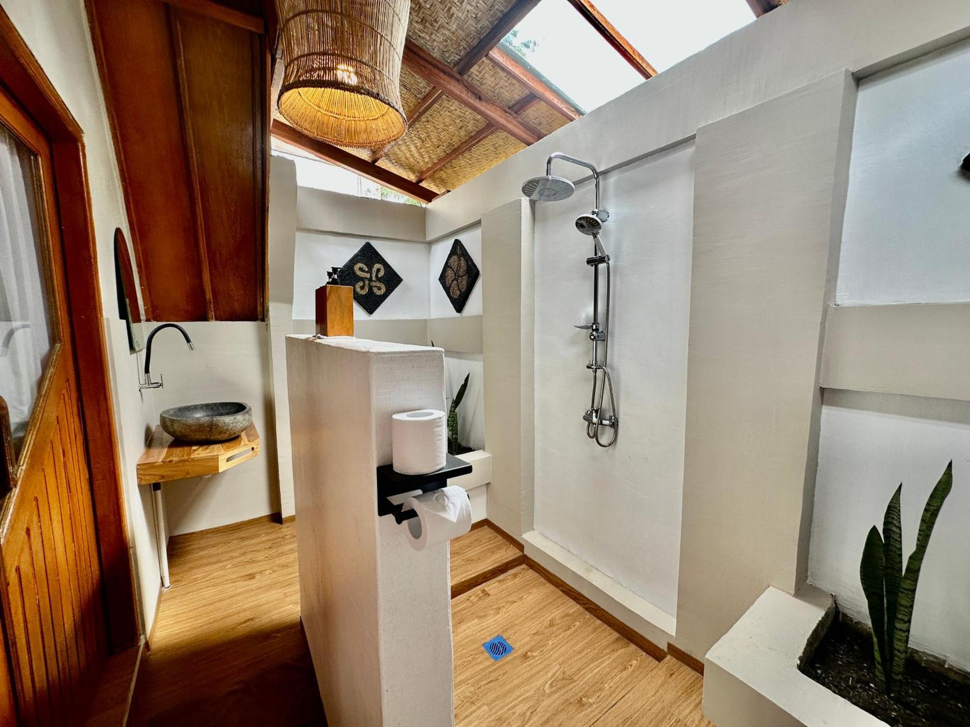 Sunny Rose Bungalows Gili Air - Adults Only Экстерьер фото